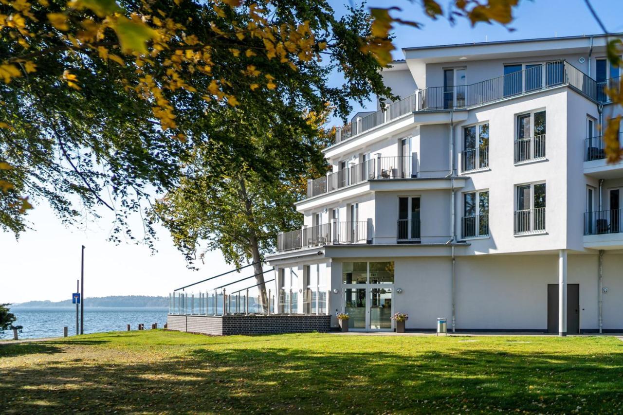 Mueritzpalais Hotel Варен Екстериор снимка